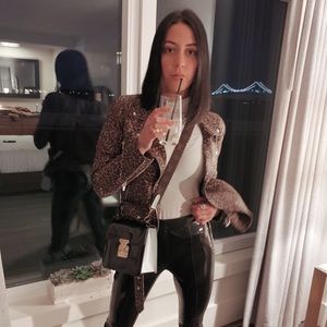 Meet your Posher, Stephanie